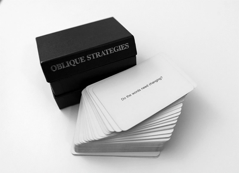 "Estrategias oblicuas" (1975), de Brian Eno y Peter Schmidt