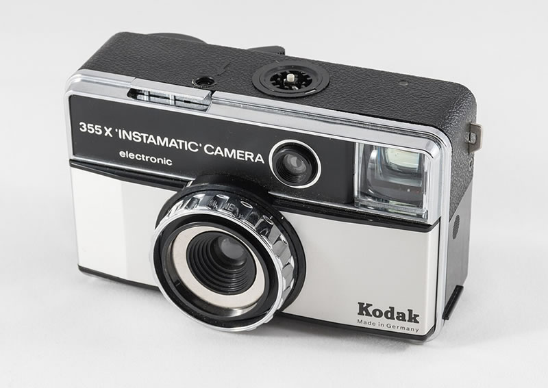 Cámara Kodak modelo 355 X 'Instamatic' de película de cartucho 126