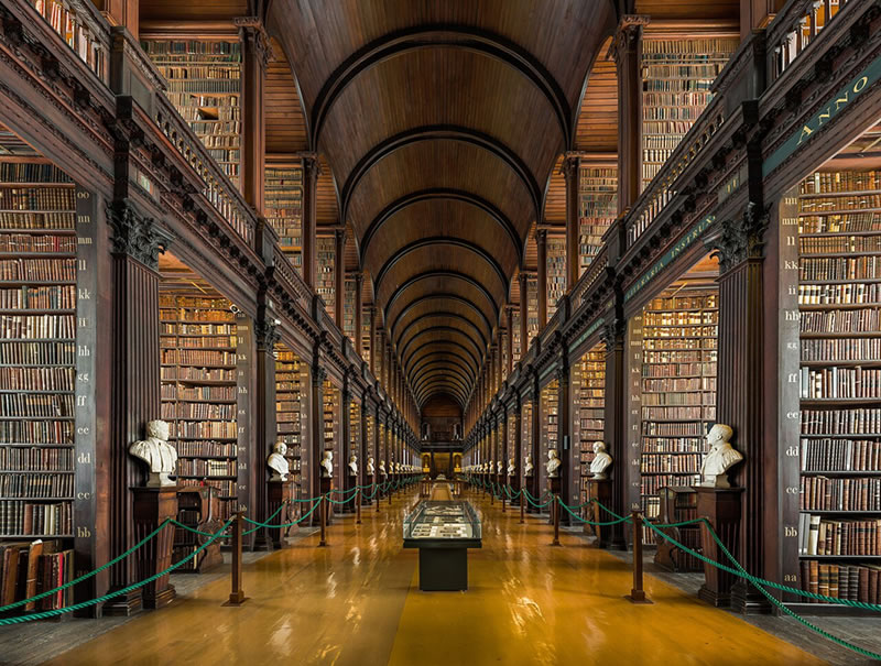 Biblioteca del Trinity College —Library of Trinity College Dublin—