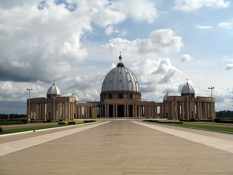 Basílica de Nuestra Señora de la Paz (Costa de Marfil)