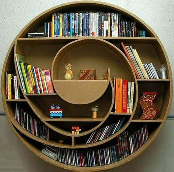 Librero de cartón en espiral