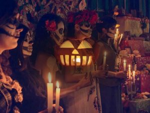 De Halloweens, Días de Muertos y tradiciones