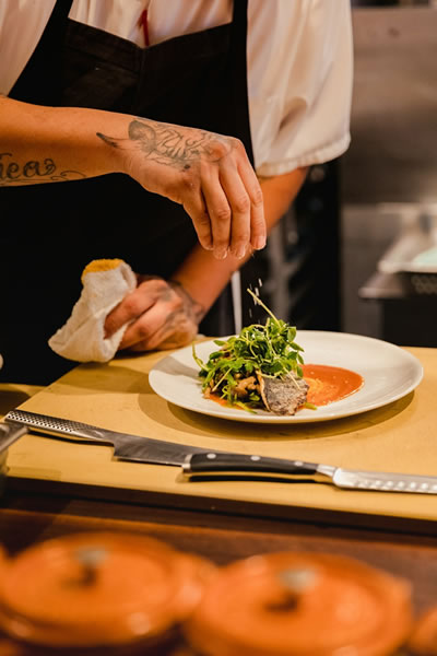 La alquimia entre el cocinero y el cineasta: encuadre con sensibilidad visual
