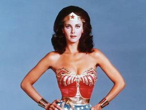 Mujer Maravilla: una superheroína octogenaria