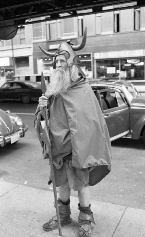 "Moondog", nacido como Louis Thomas Hardin (1916-1999)